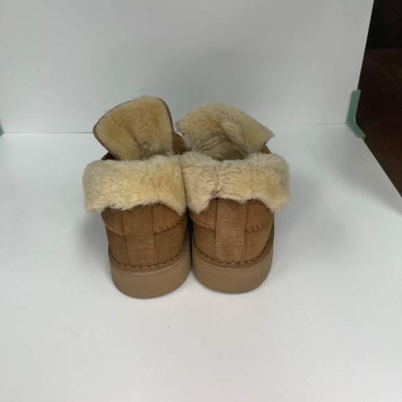 Women’s Ugg 1012358 size 10 McKay Classic Boot in Chestnut - Picture 3 of 7